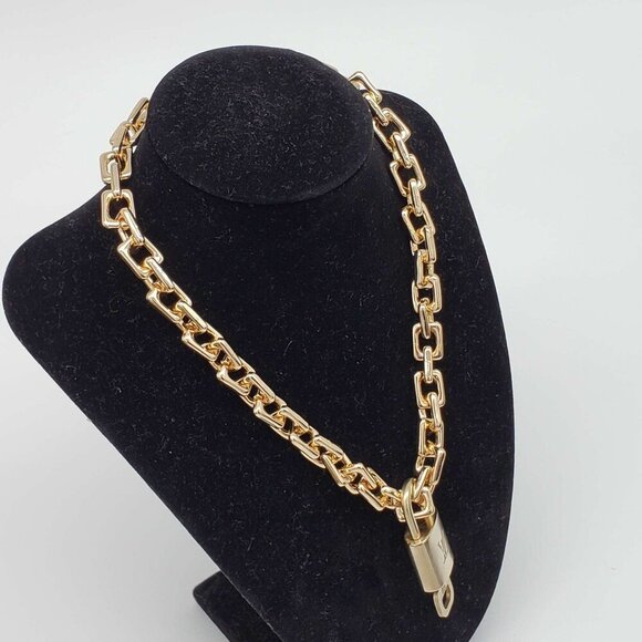 100% Auth Louis Vuitton Lock & Key with Unbranded Gold Plated Chain Necklace - Picture 3 of 7